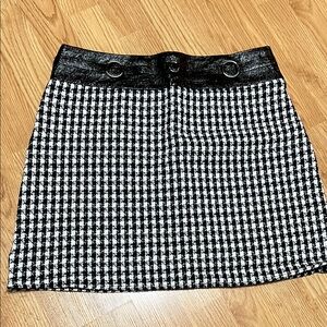Black and White Houndstooth Tweed Skirt